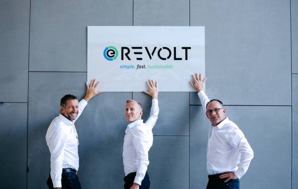 e-REVOLT